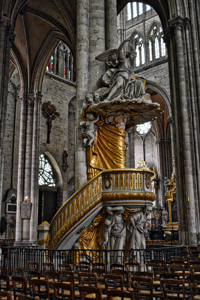 Amiens Cathedral - Exploring The Wonders Of The Interior - France ...